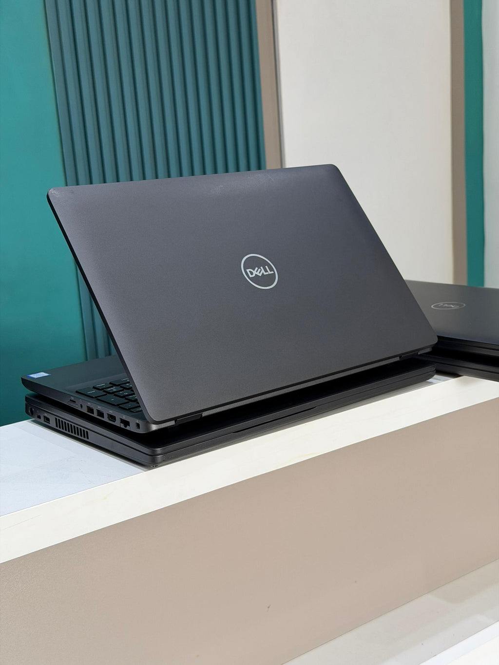 Dell Precision 3540 Core i7 8ᵉ Gen | 8 Go RAM | 256 Go SSD
